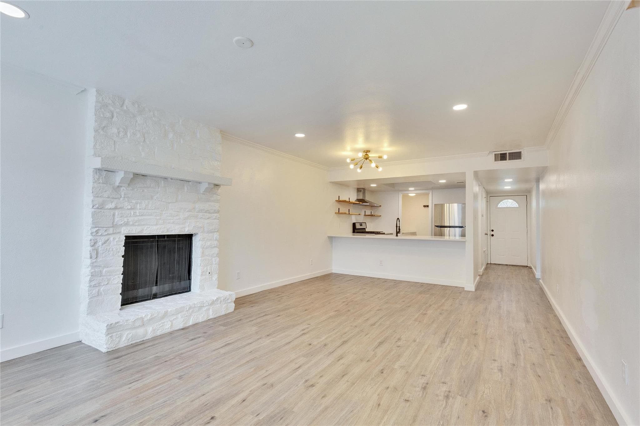 6910 Lovely Ln