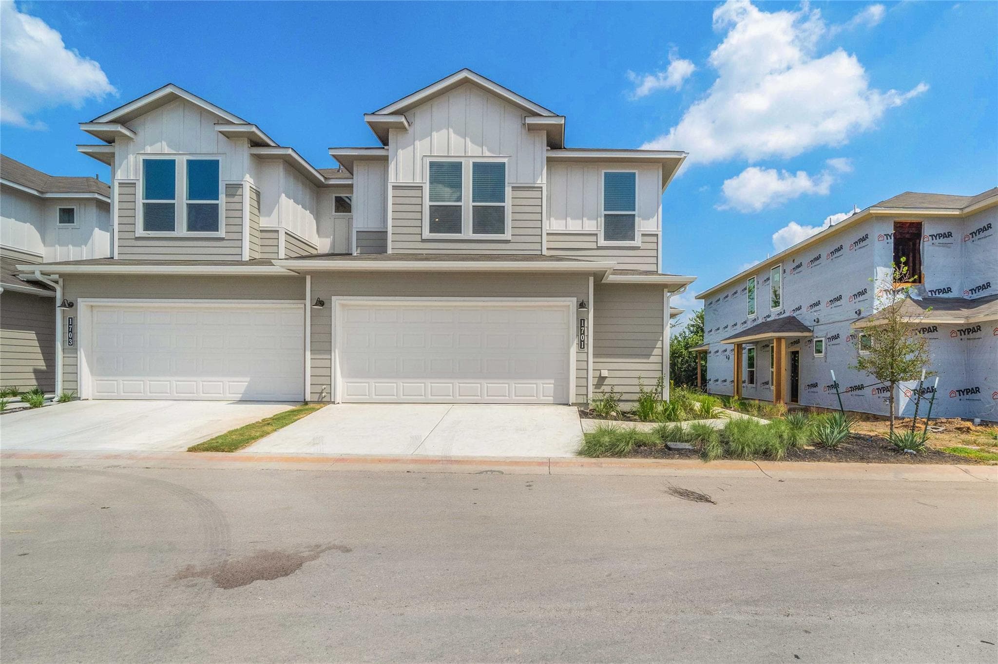 1701 Roseburg Dr