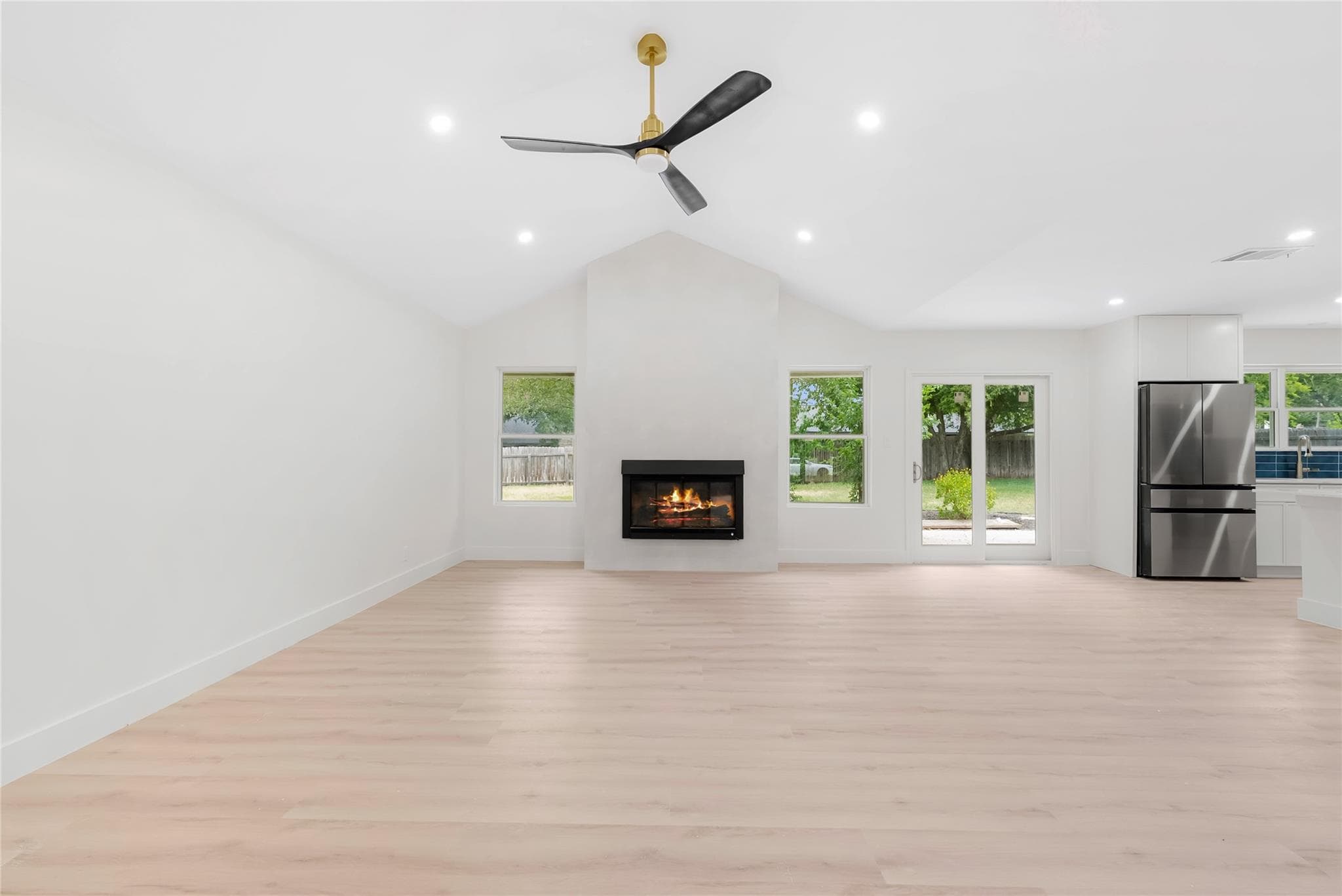 1403 Creekview Dr