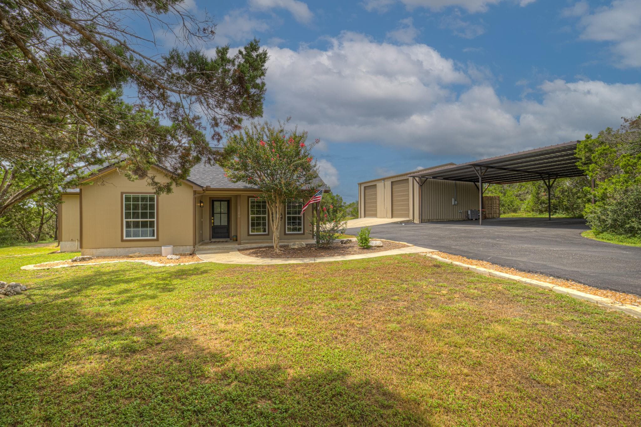 1100 Yaupon Dr