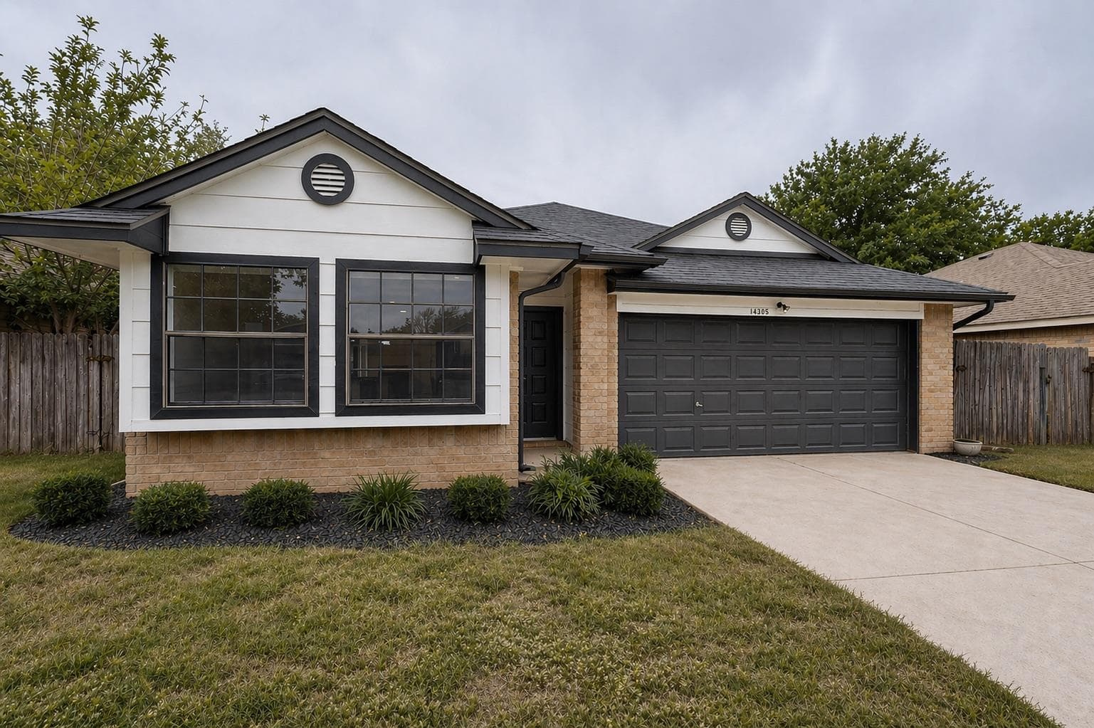 14305 Vandever St