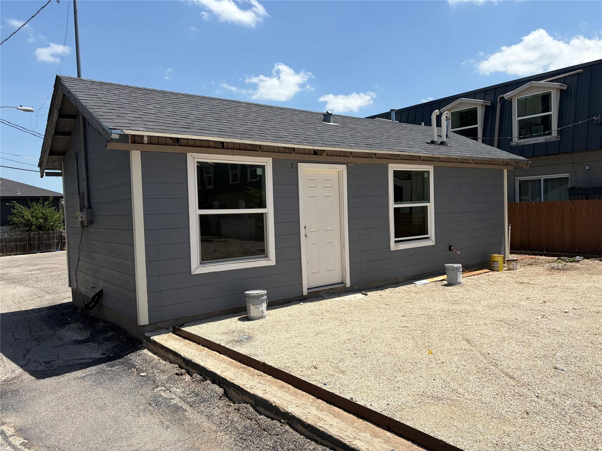 300 E Croslin St #121