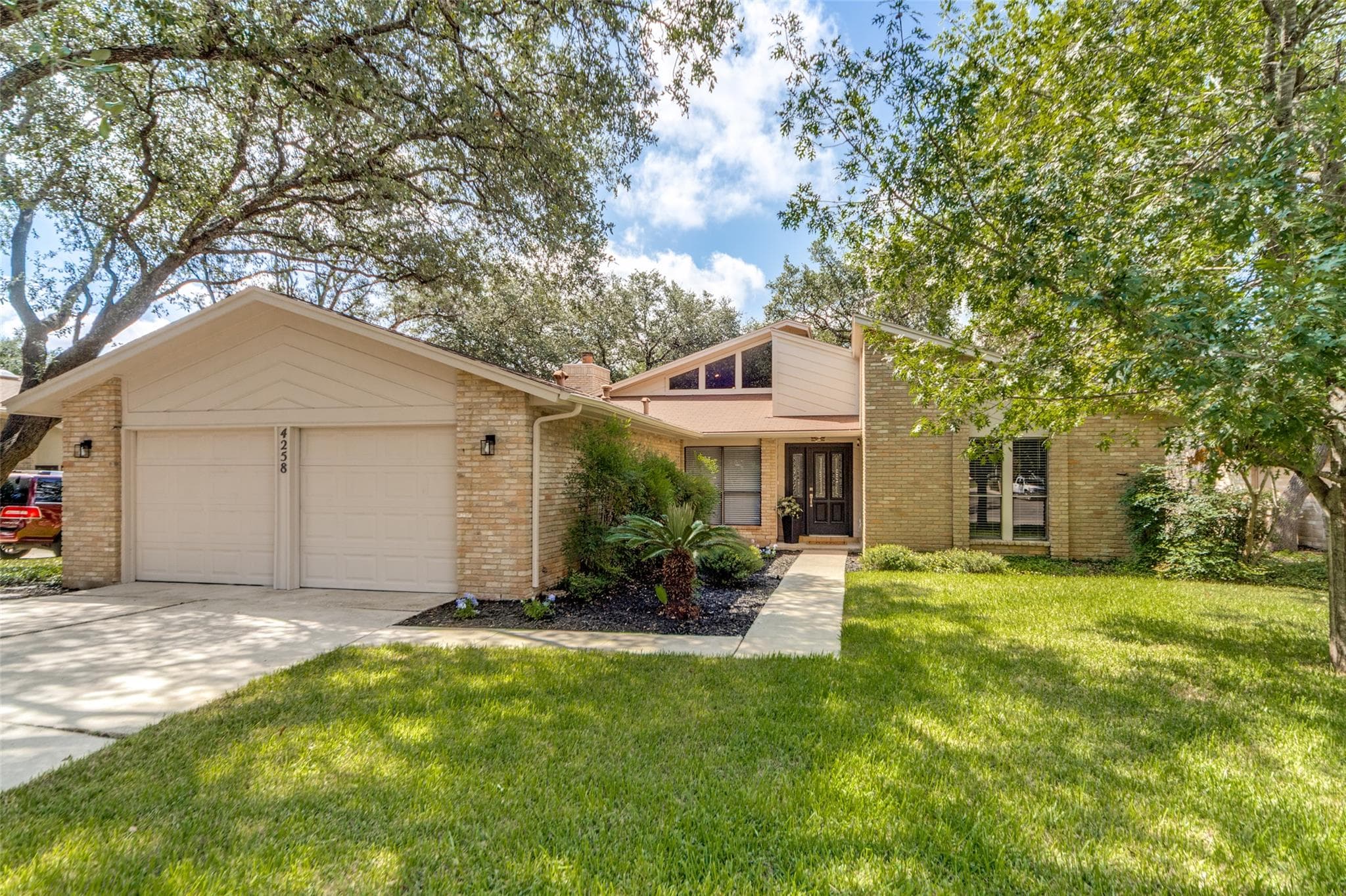 4258 Tall Elm Woods None