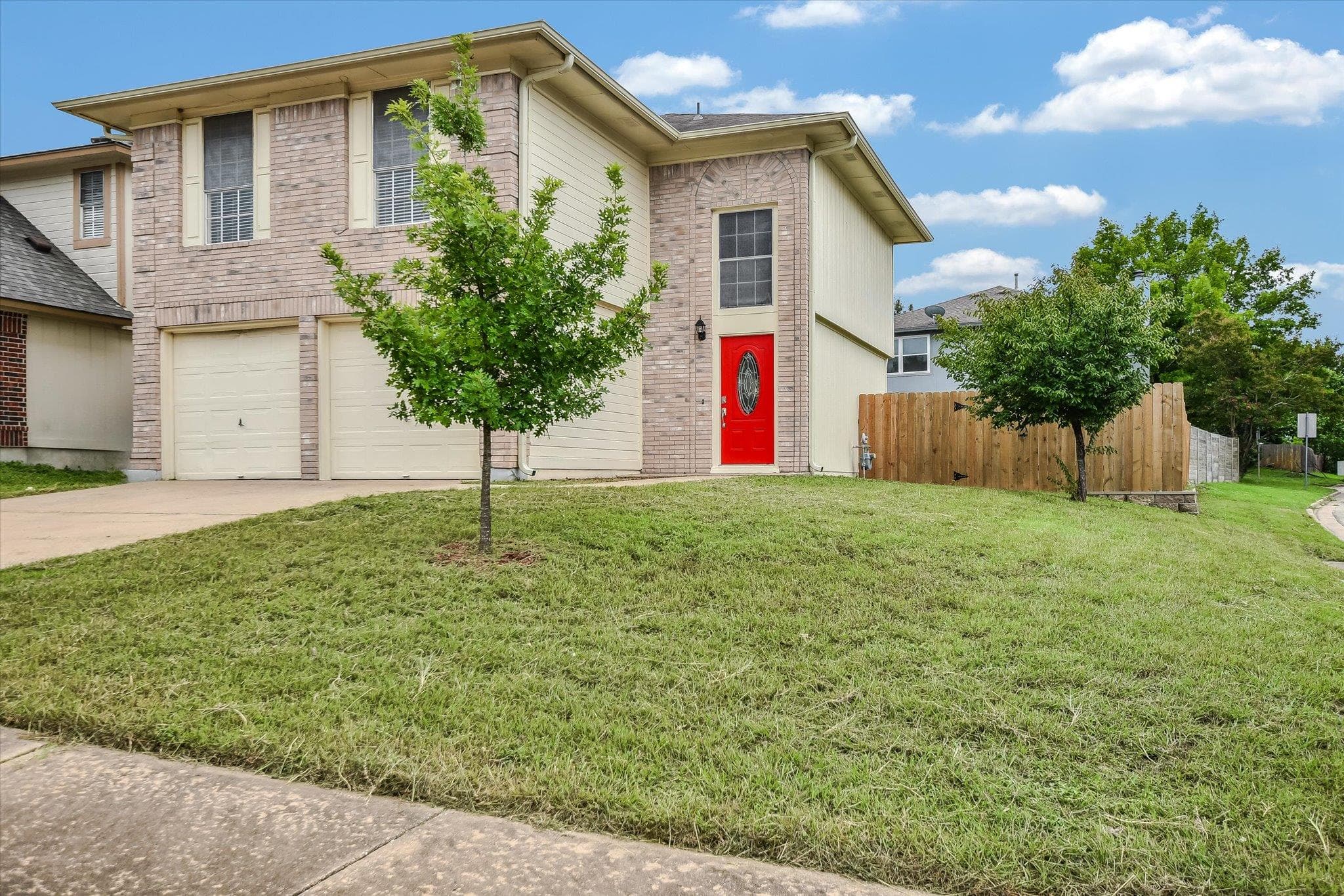 13819 Lothian Dr