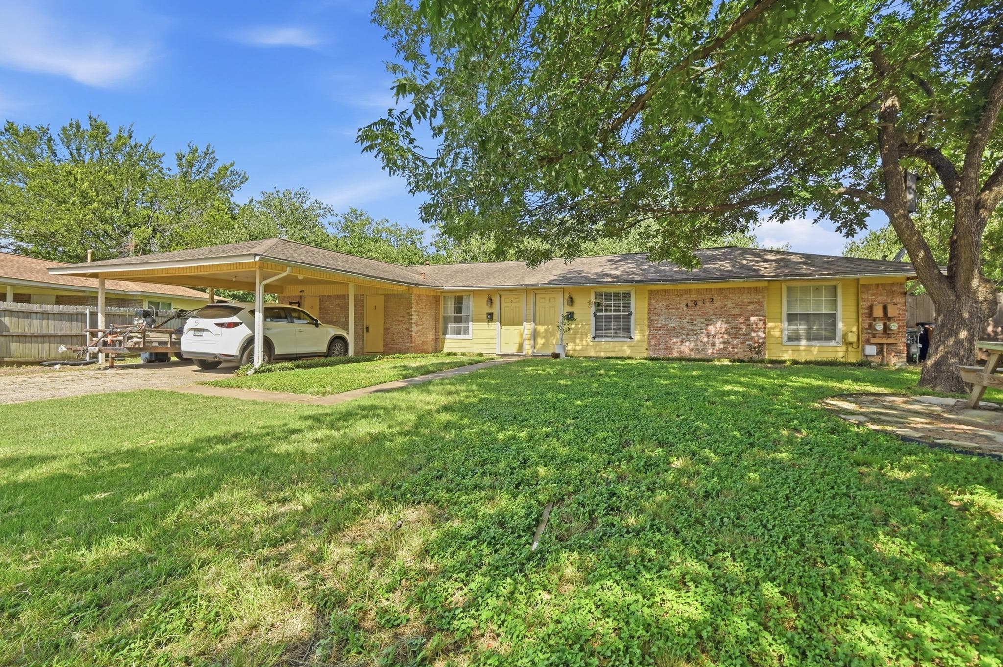 4912 Suburban Dr