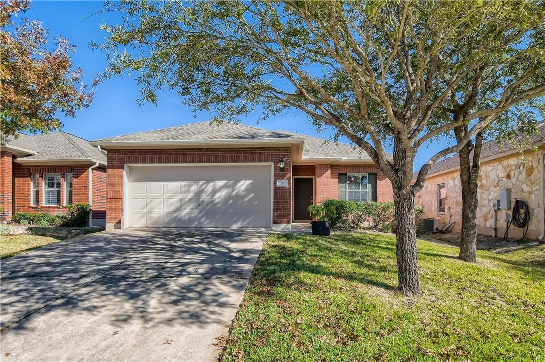 271 Housefinch Loop