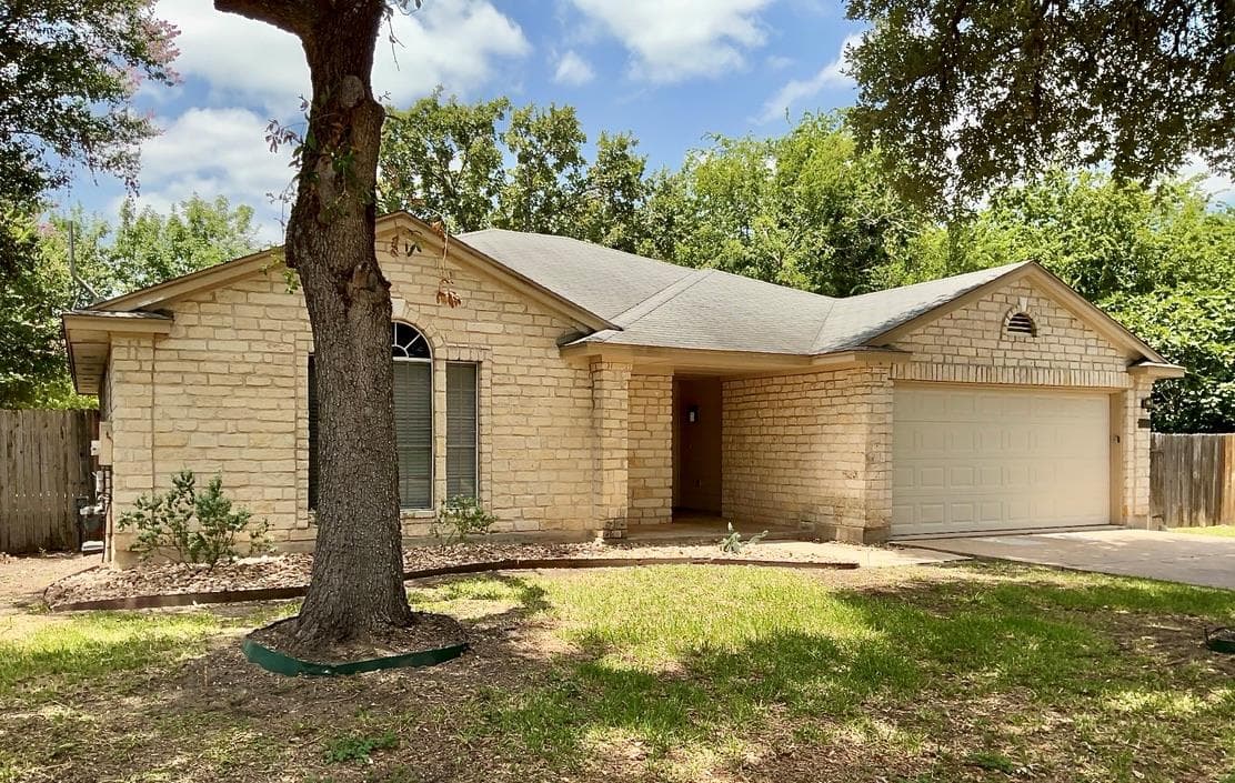 1102 Leah Ln