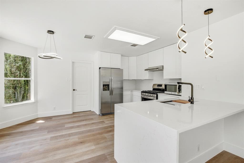 16803-1 Bailey Jean Dr
