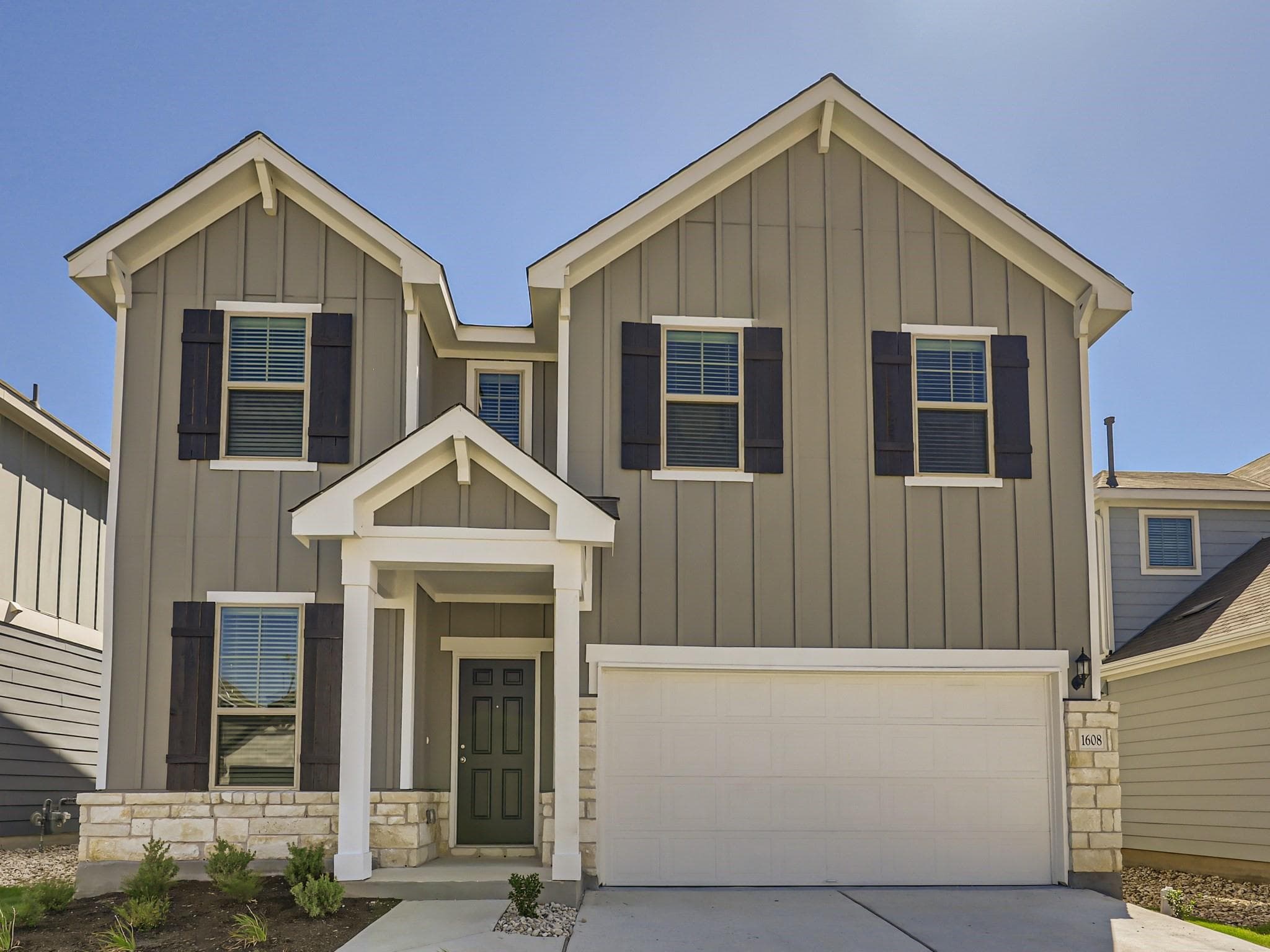 1608 Holly Lake Dr