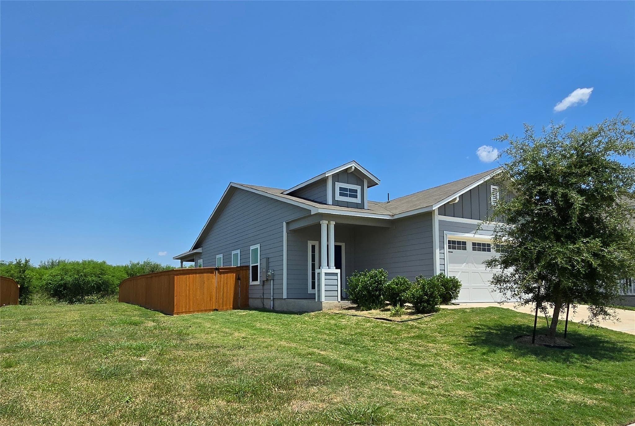 124 Edward R Gaytan St