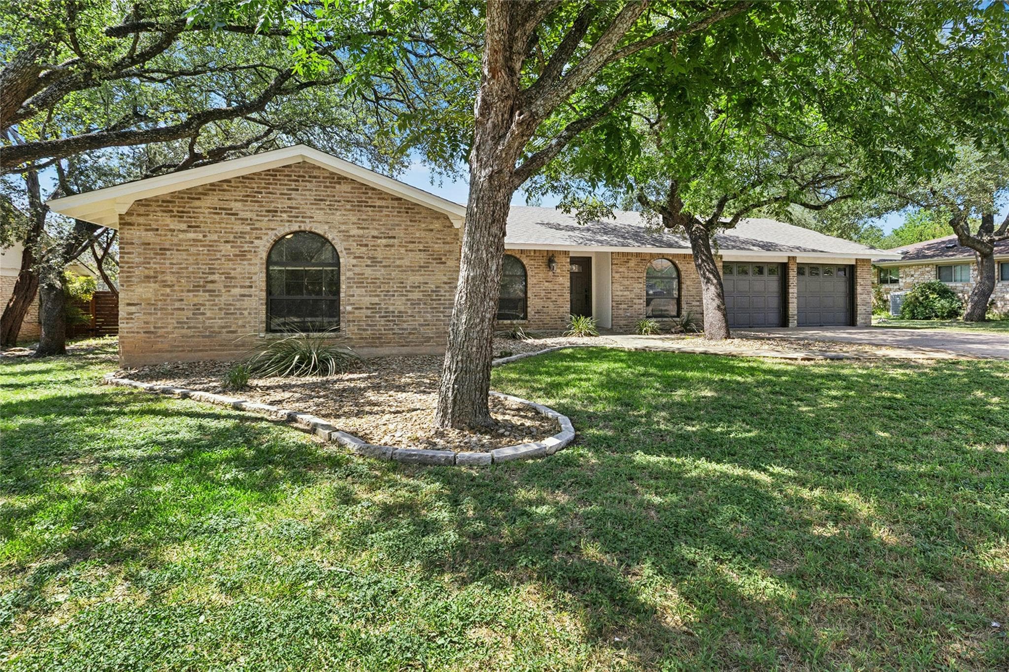 1401 Dragon Dr