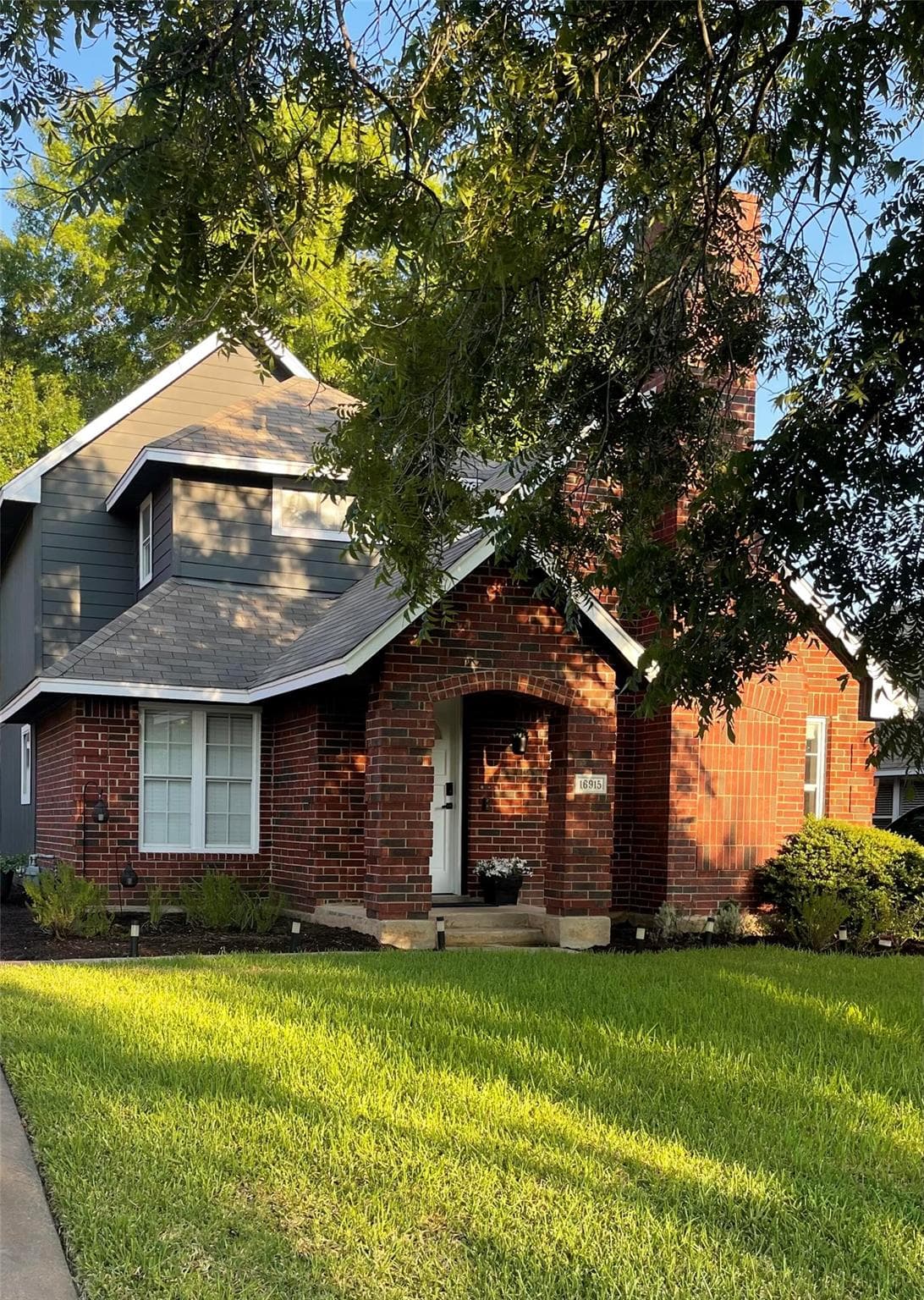16915 Ardisia Dr