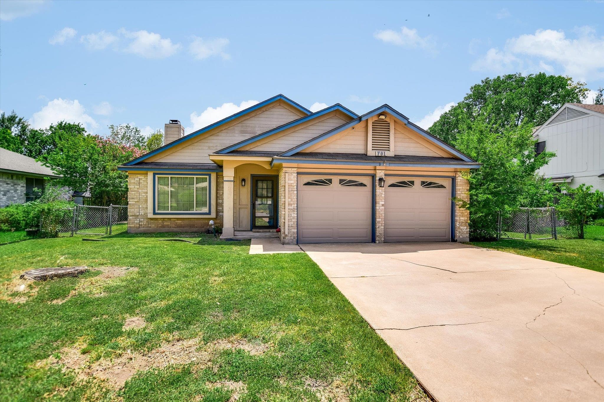 701 W Custers Creek Bnd