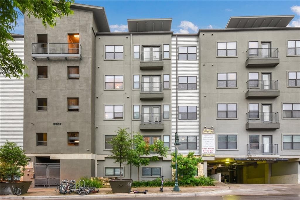 2502 Leon St #209