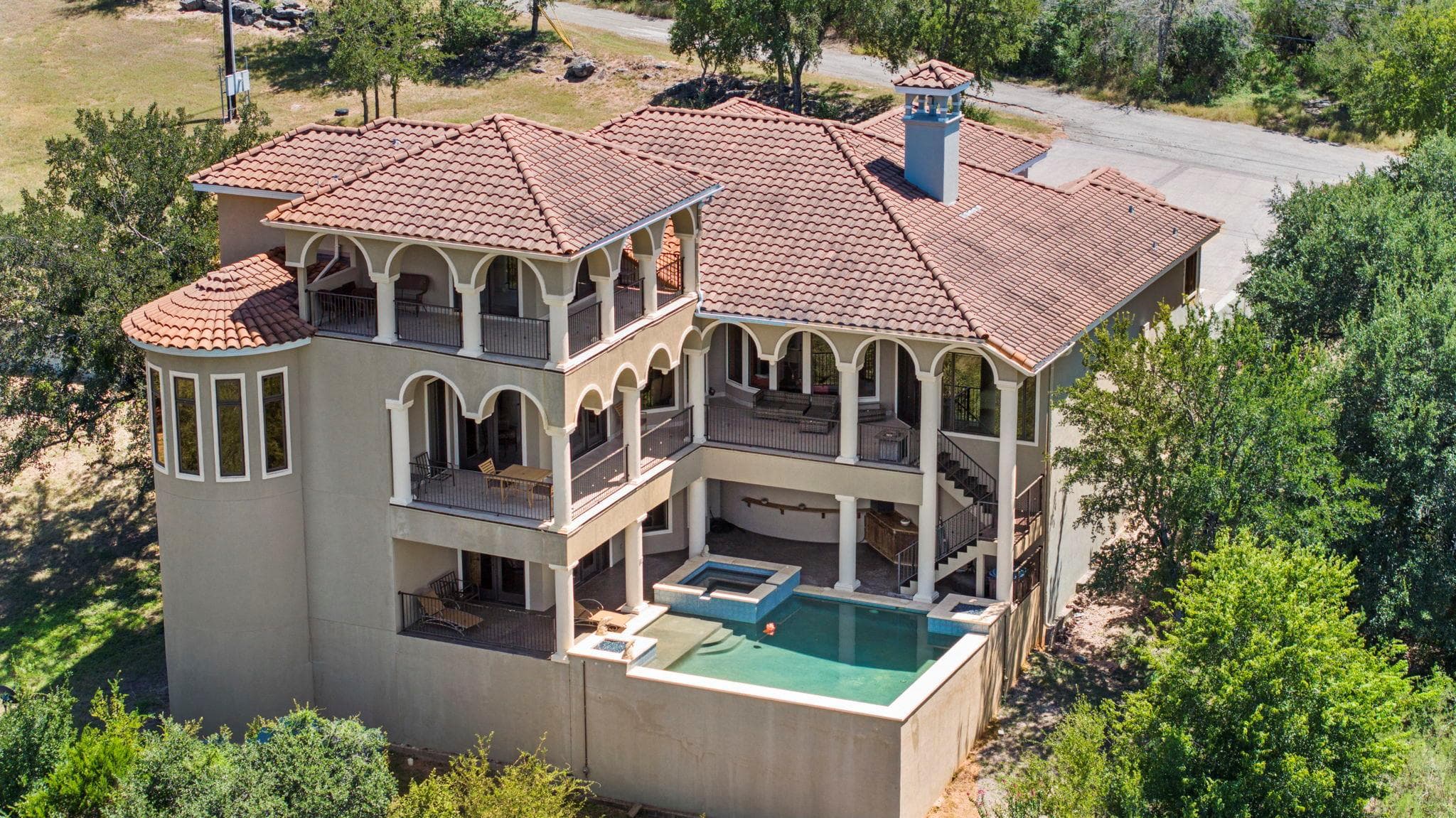 301 Circle Dr