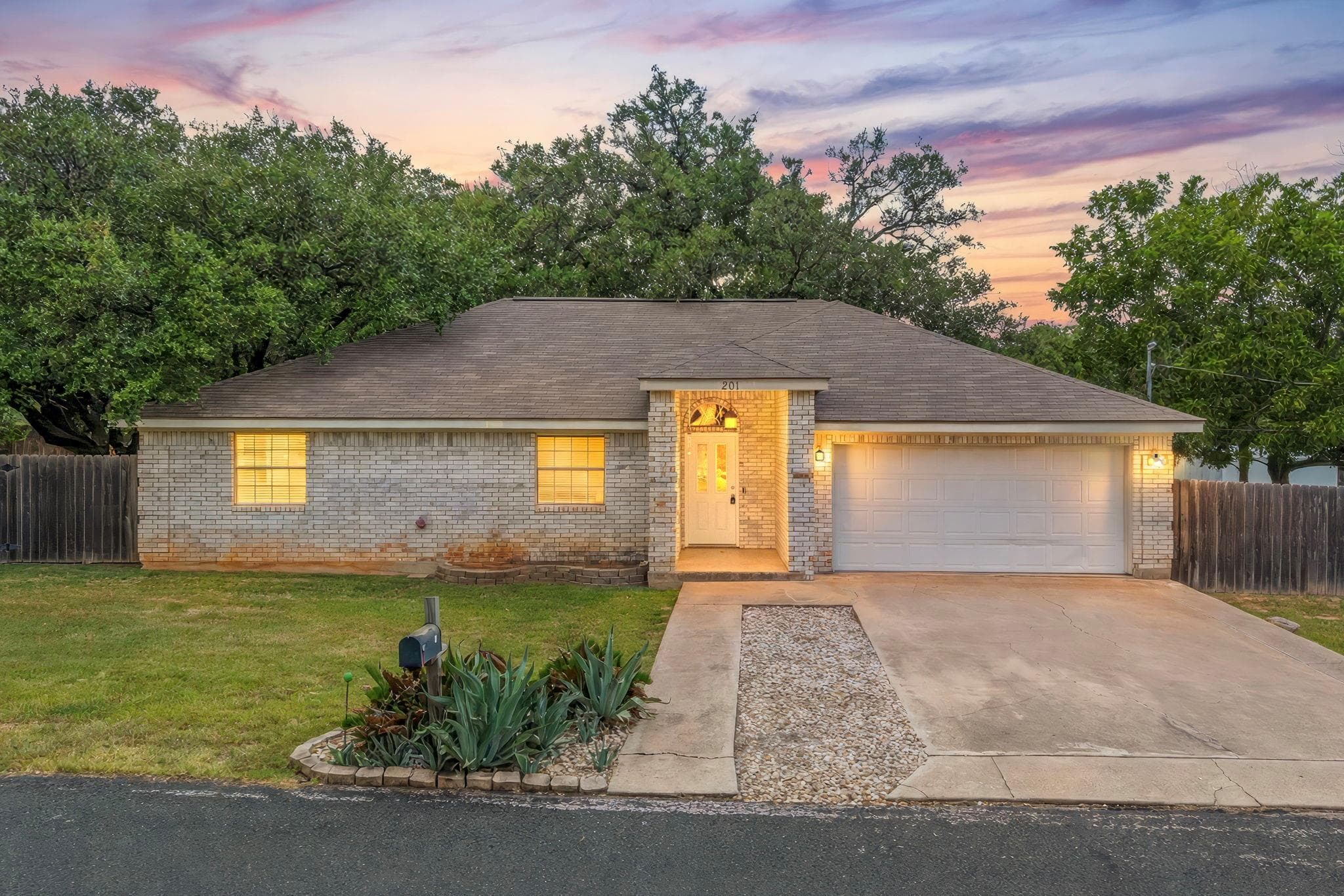 201 Pecan Ln