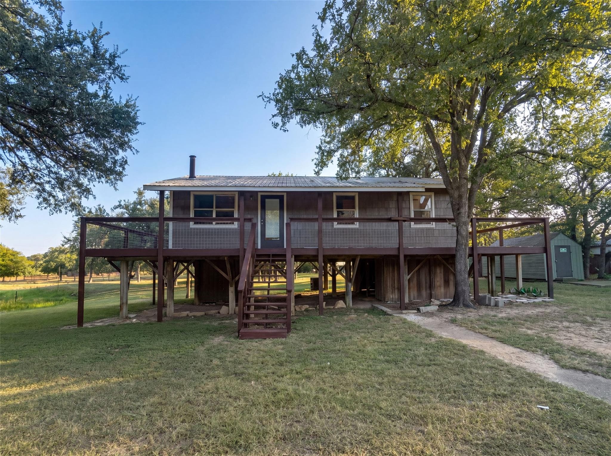 1002 Hummingbird Dr