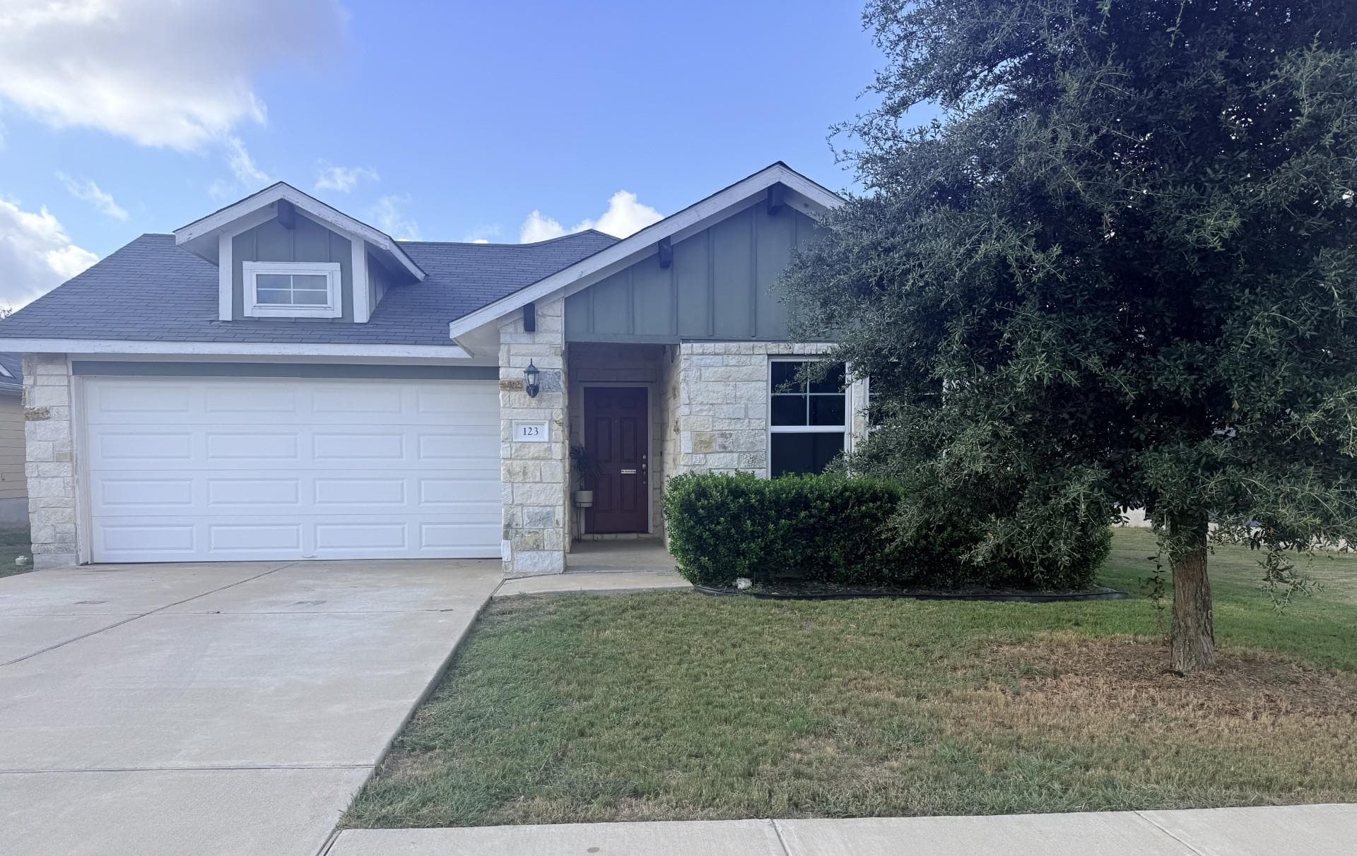123 Saranac Dr