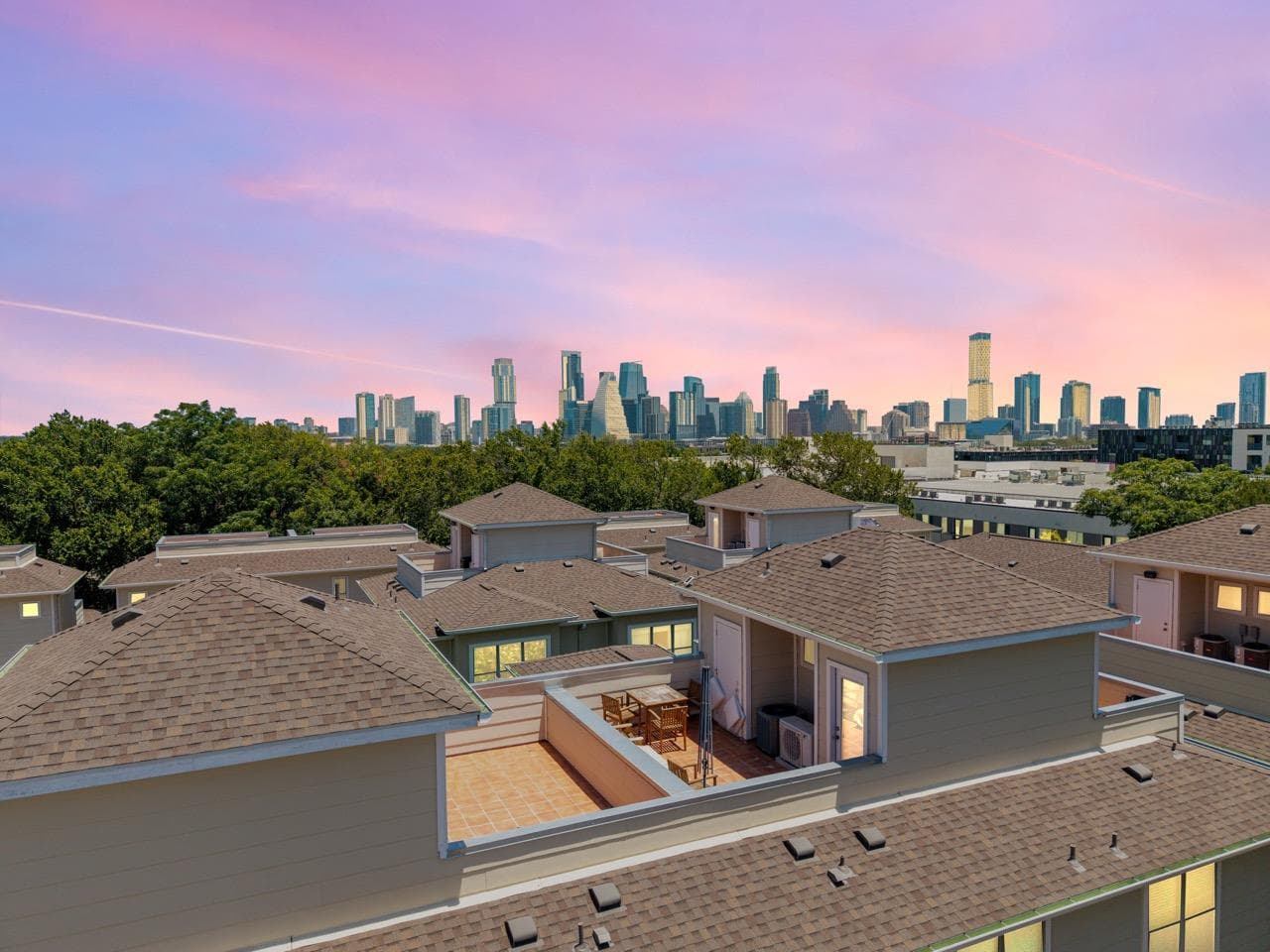 1115 Kinney Ave #18