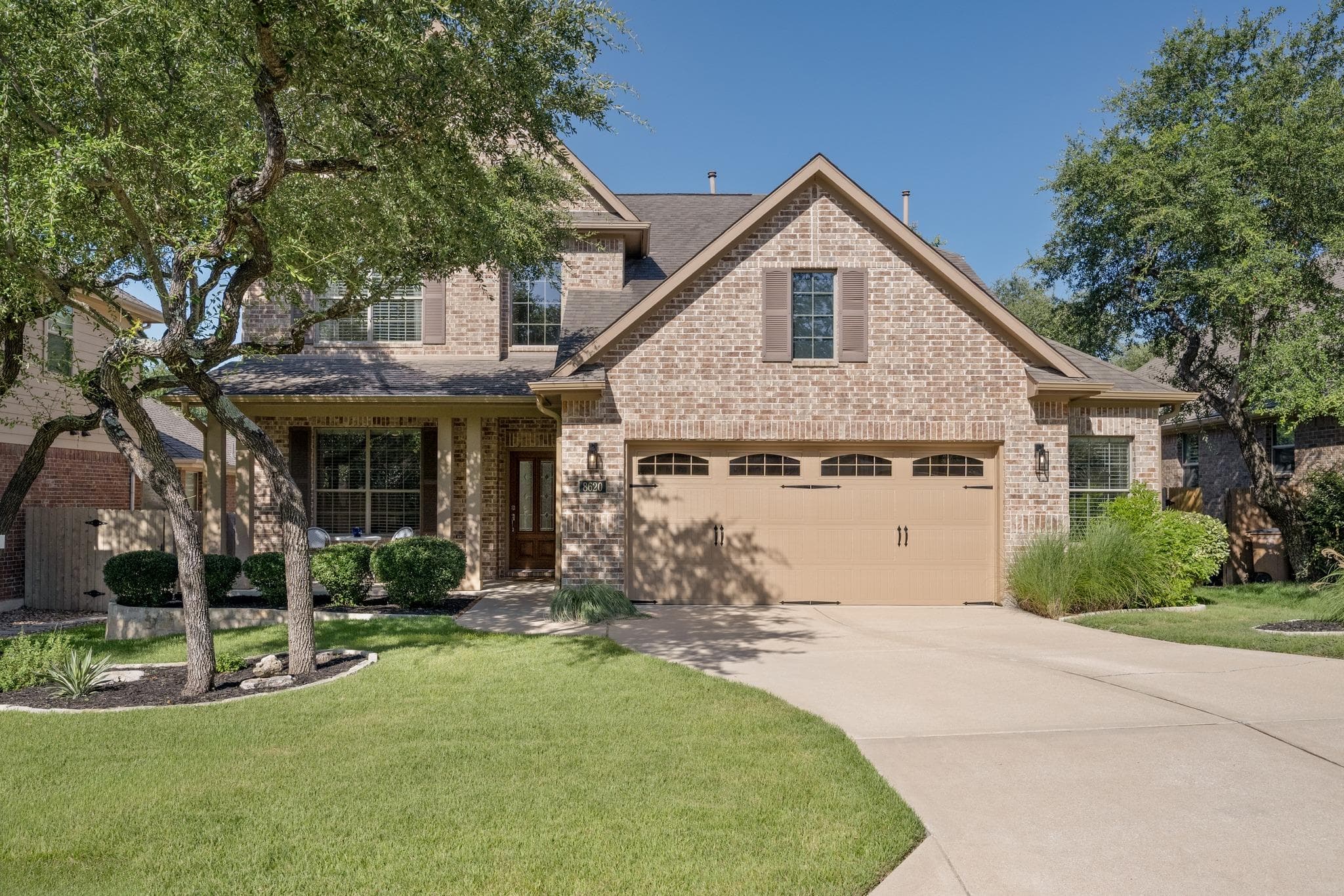 8620 Alophia Dr