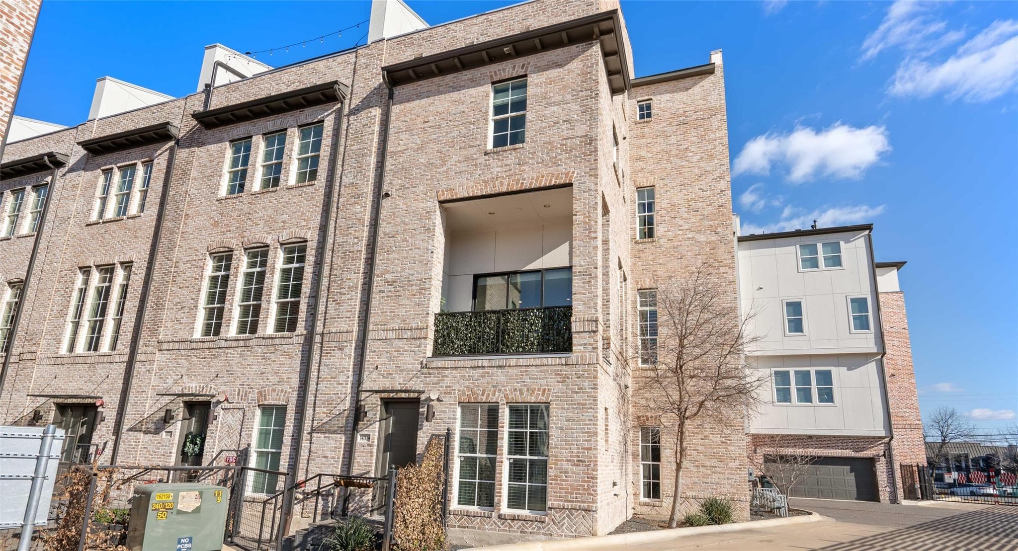 1411 Town Creek Dr #4