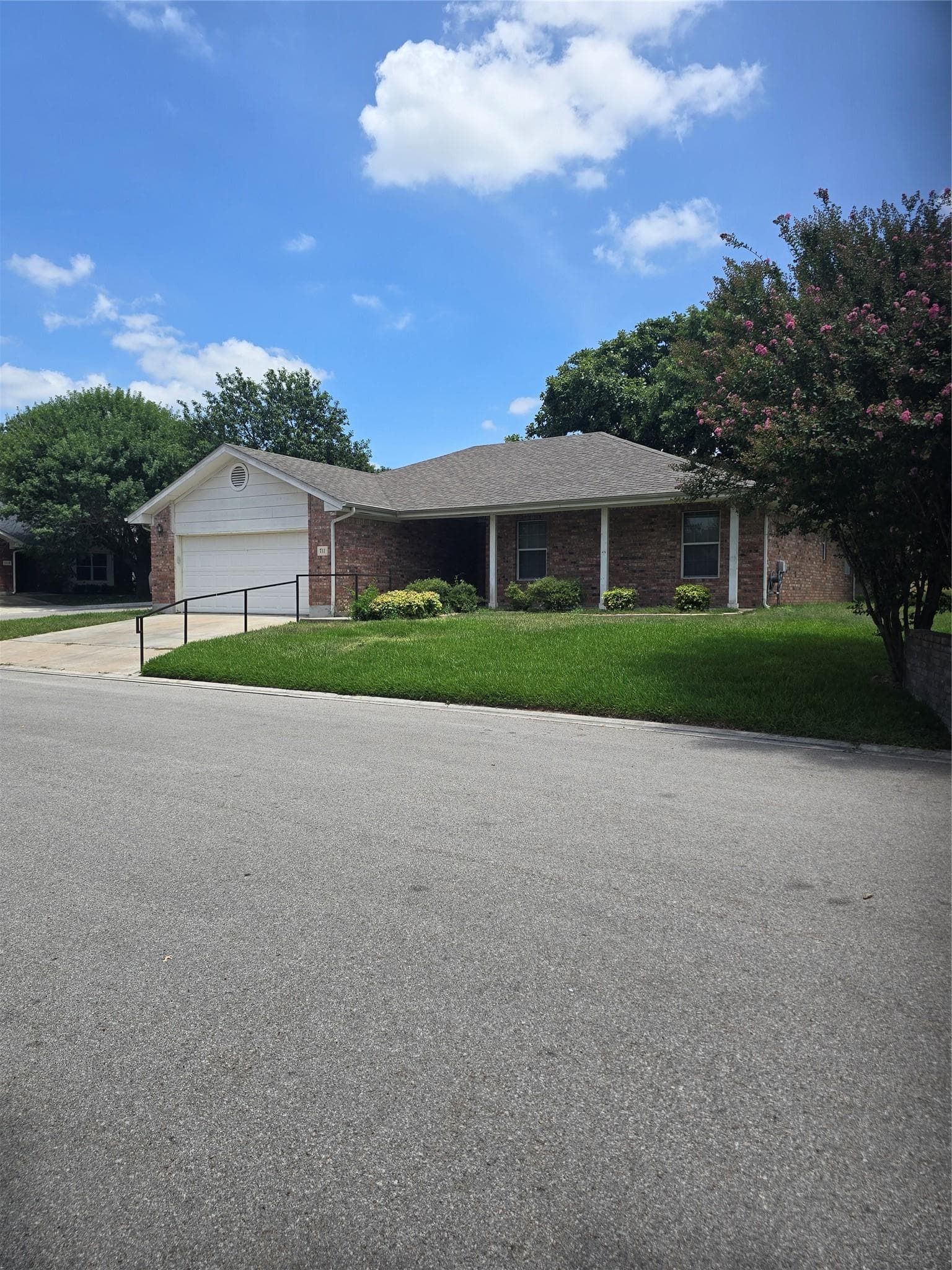 711 Beachwood Rd