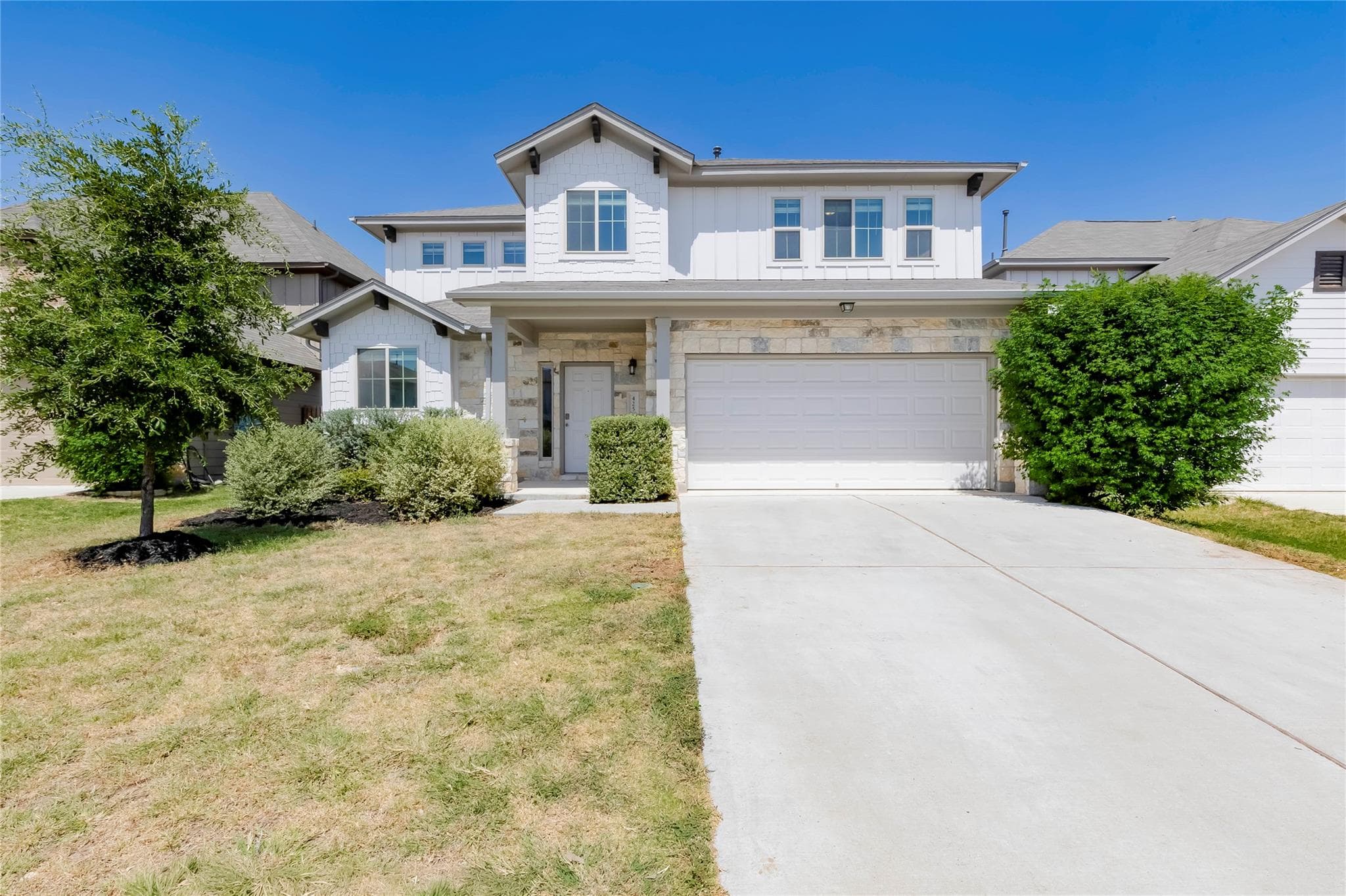 425 Arrowhead Vine St