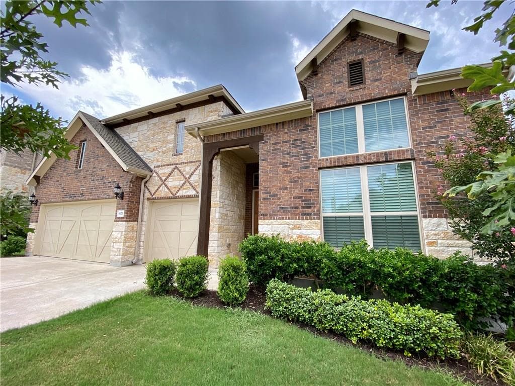 821 RICHARDSON Ln