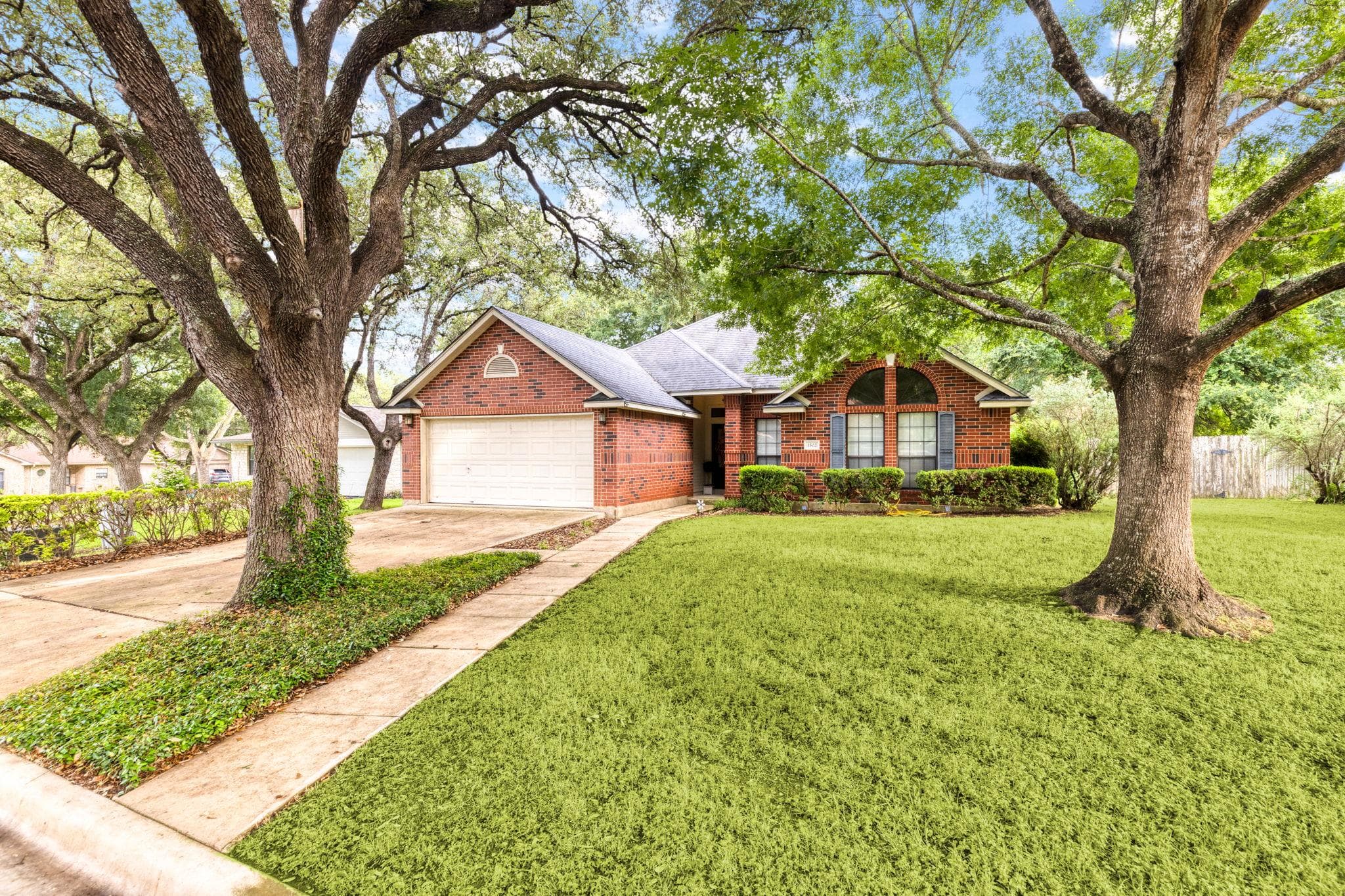 1502 Oak Knoll Ln