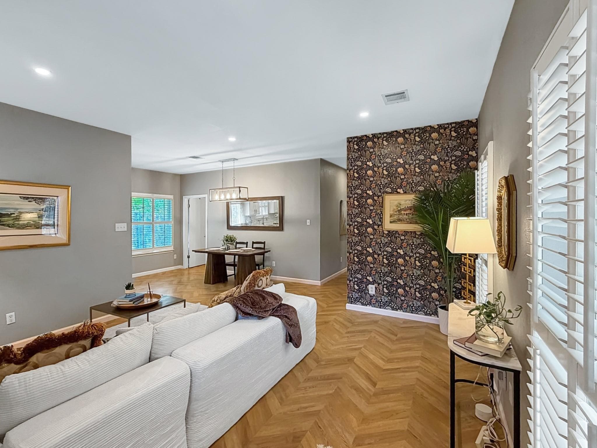 4419 QUICKSILVER Blvd