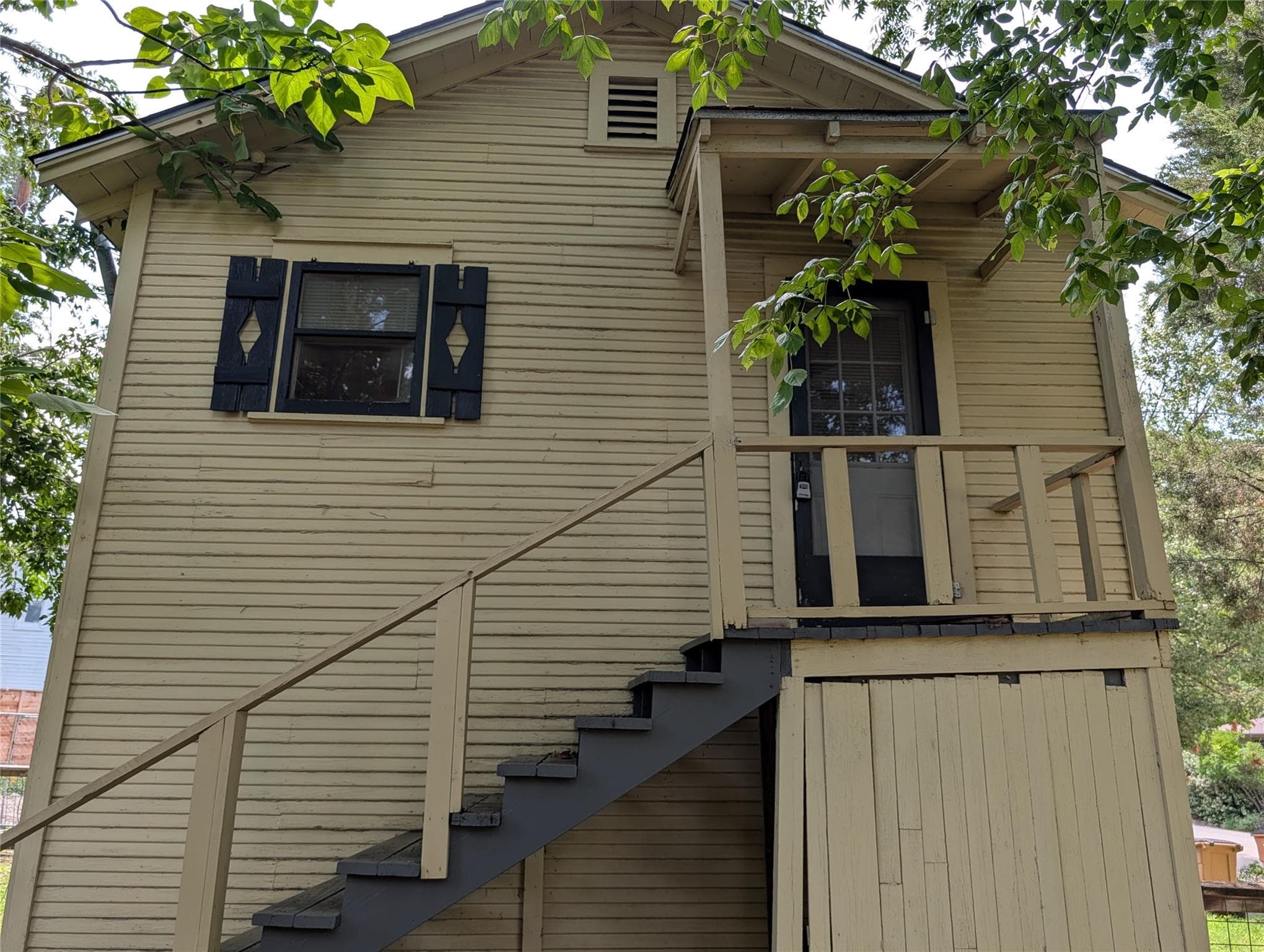 304 E 42nd St