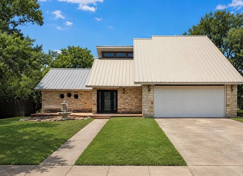 302 Meadow Creek Dr