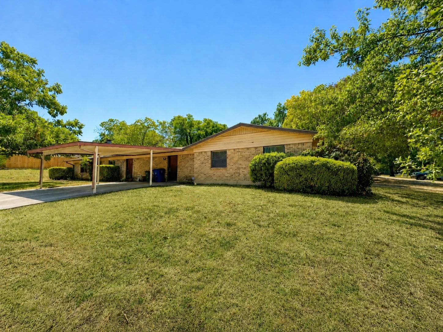 601 E Covington Dr #A & B