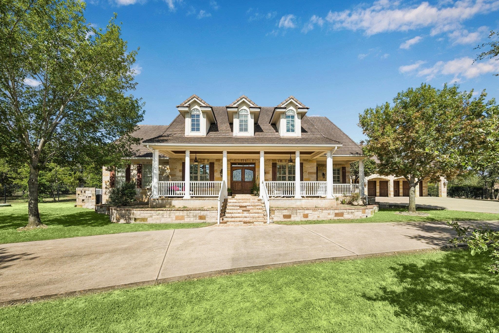8403 Horseshoe Ledge None