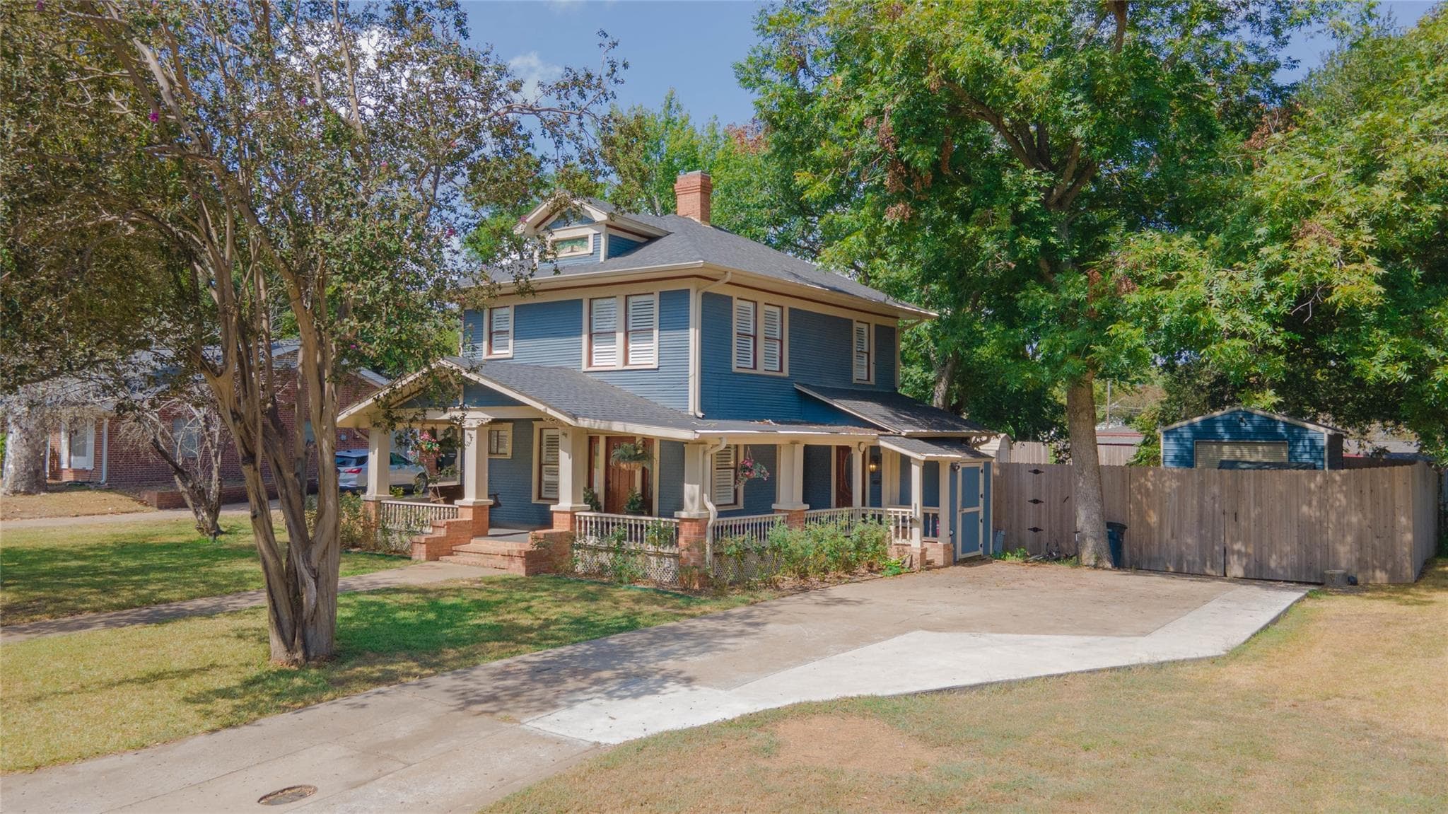 602 W Buck Street None