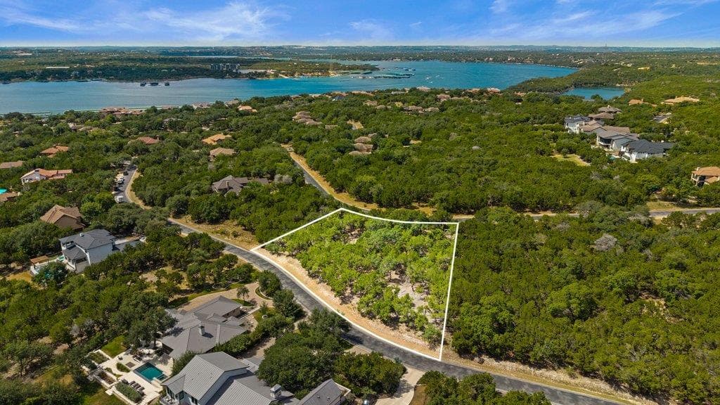 17609 Regatta View Dr