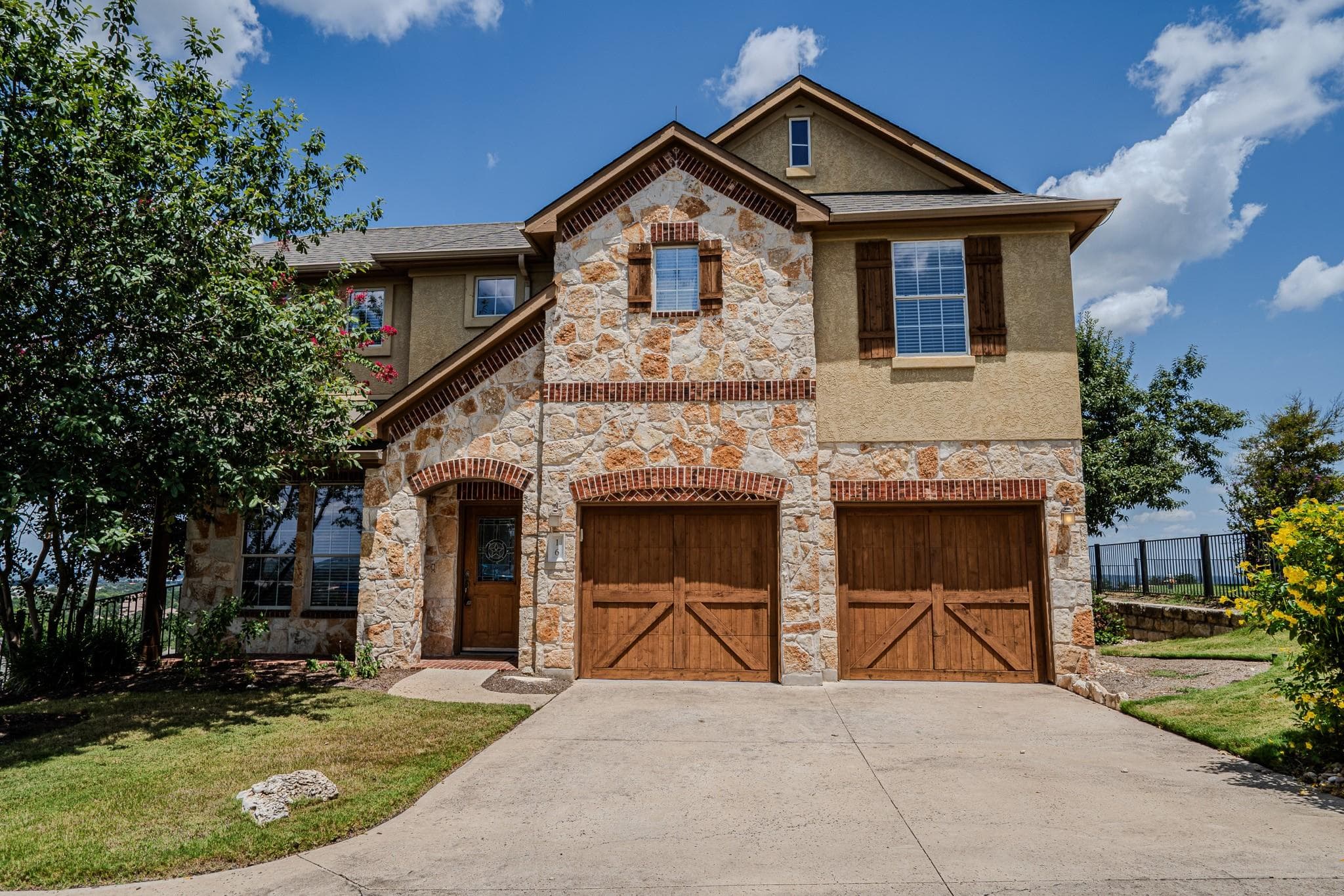 16 Mountain Terrace Cv