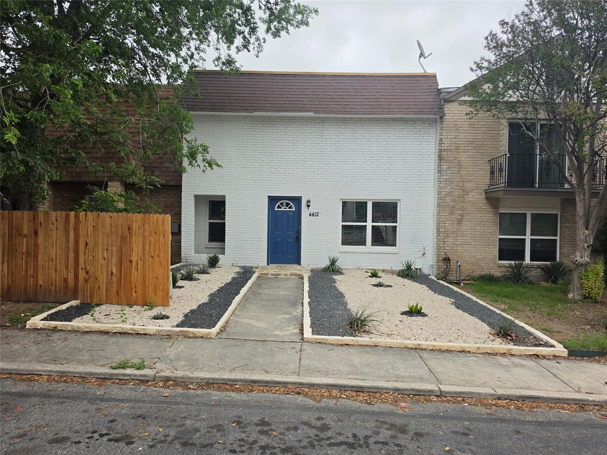 4412 Shakertown None