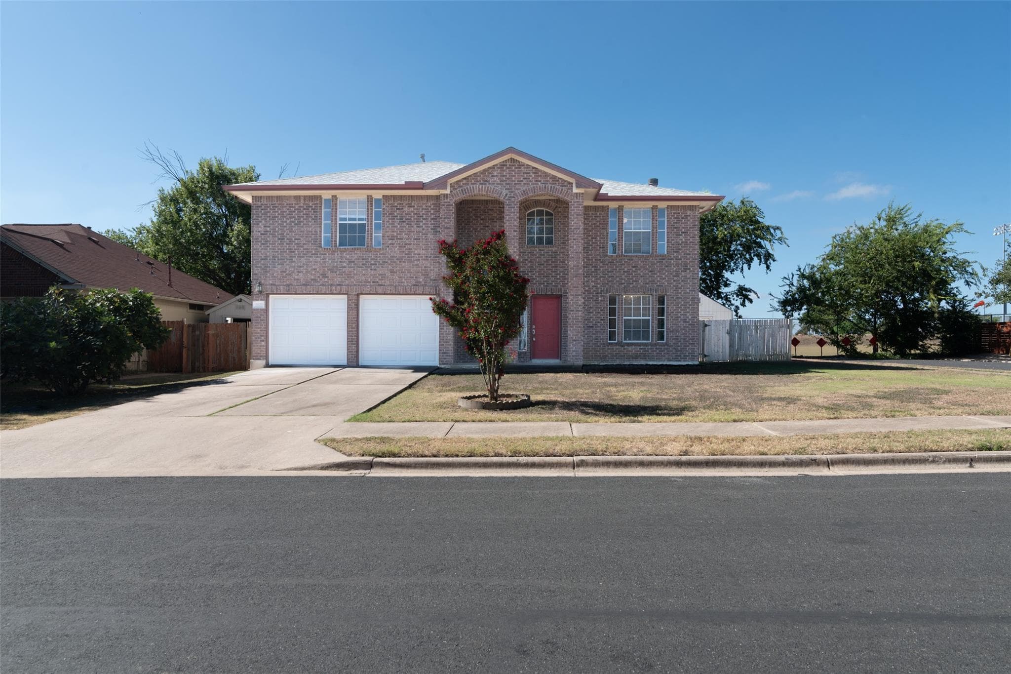 1601 Lantana Dr