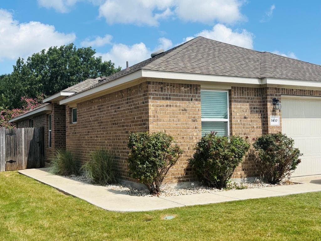 1410 Walden Pond Dr
