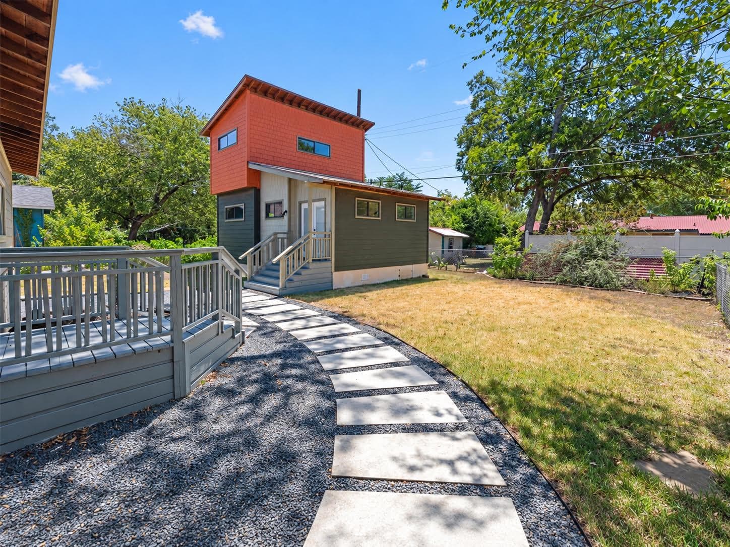 2709 Geraghty Ave