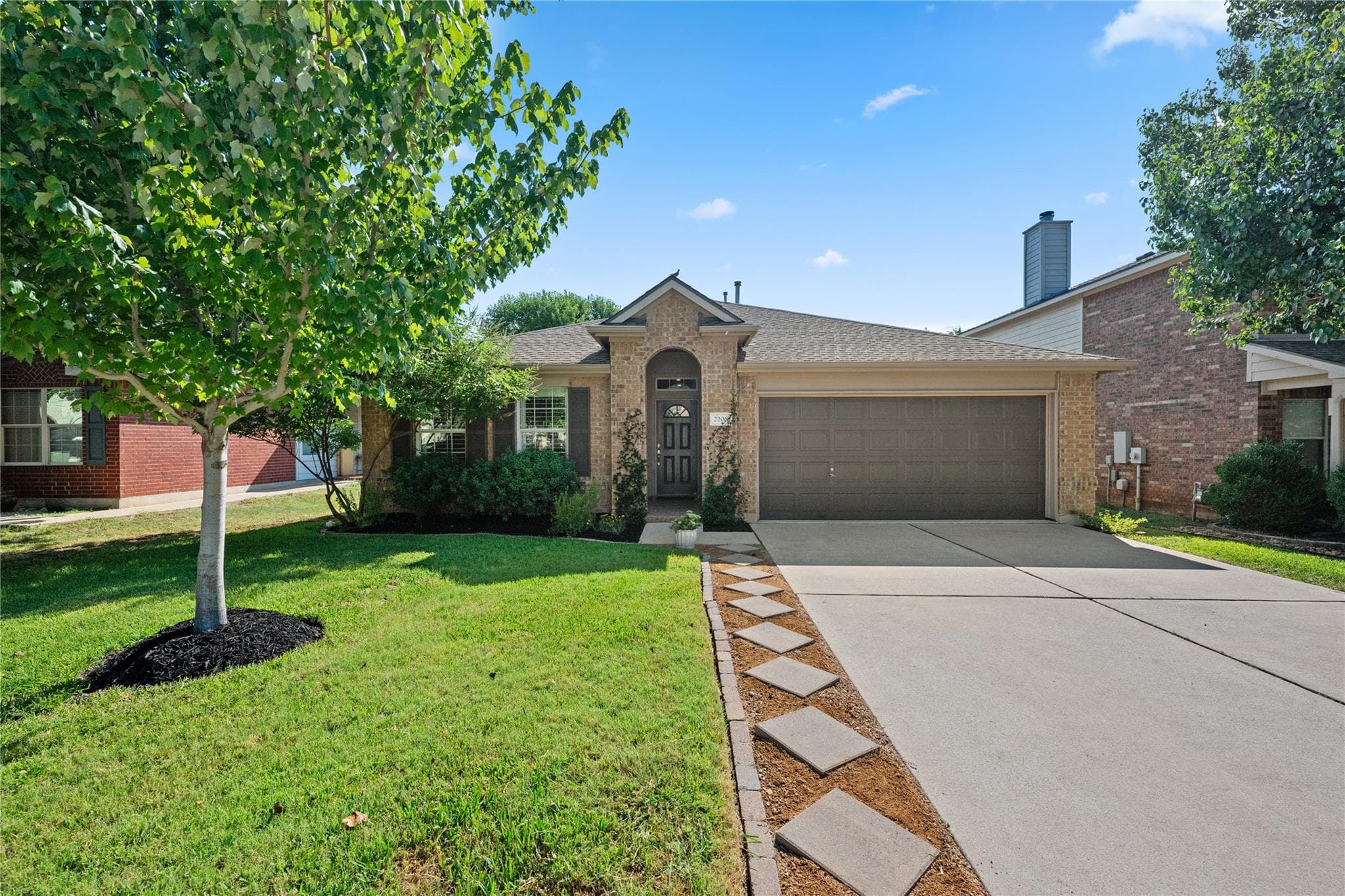 2208 John Tee Dr