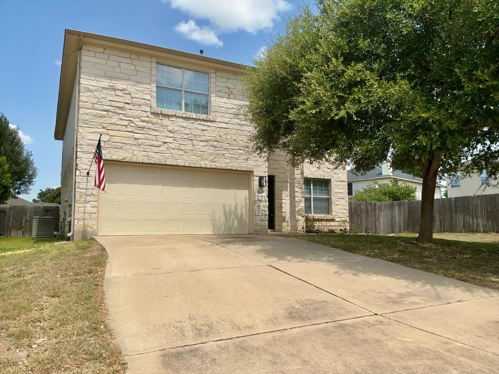 1405 Summercrest Blvd