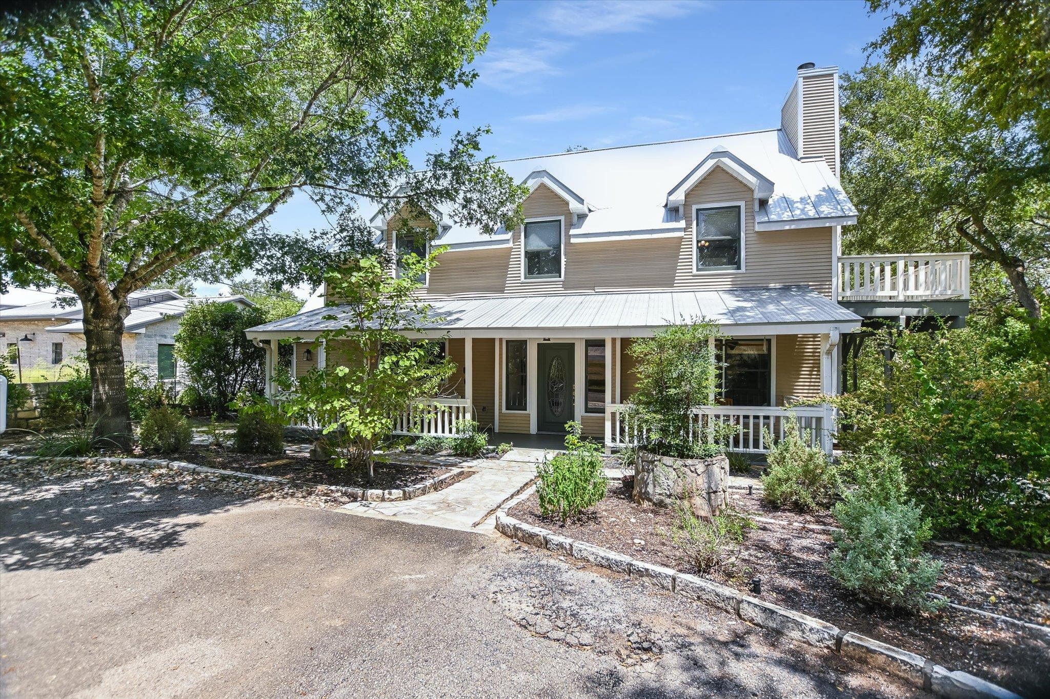 201 Sundown Ln