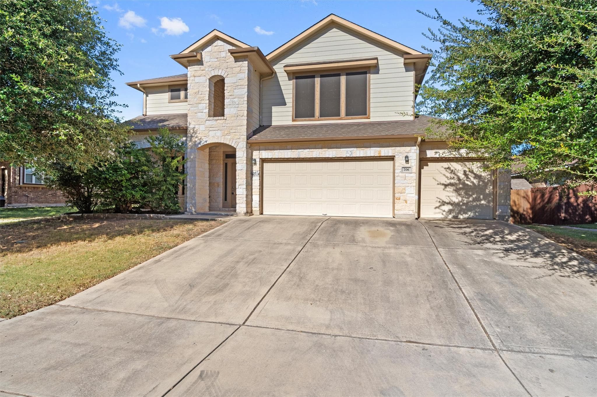 706 Harwood Dr