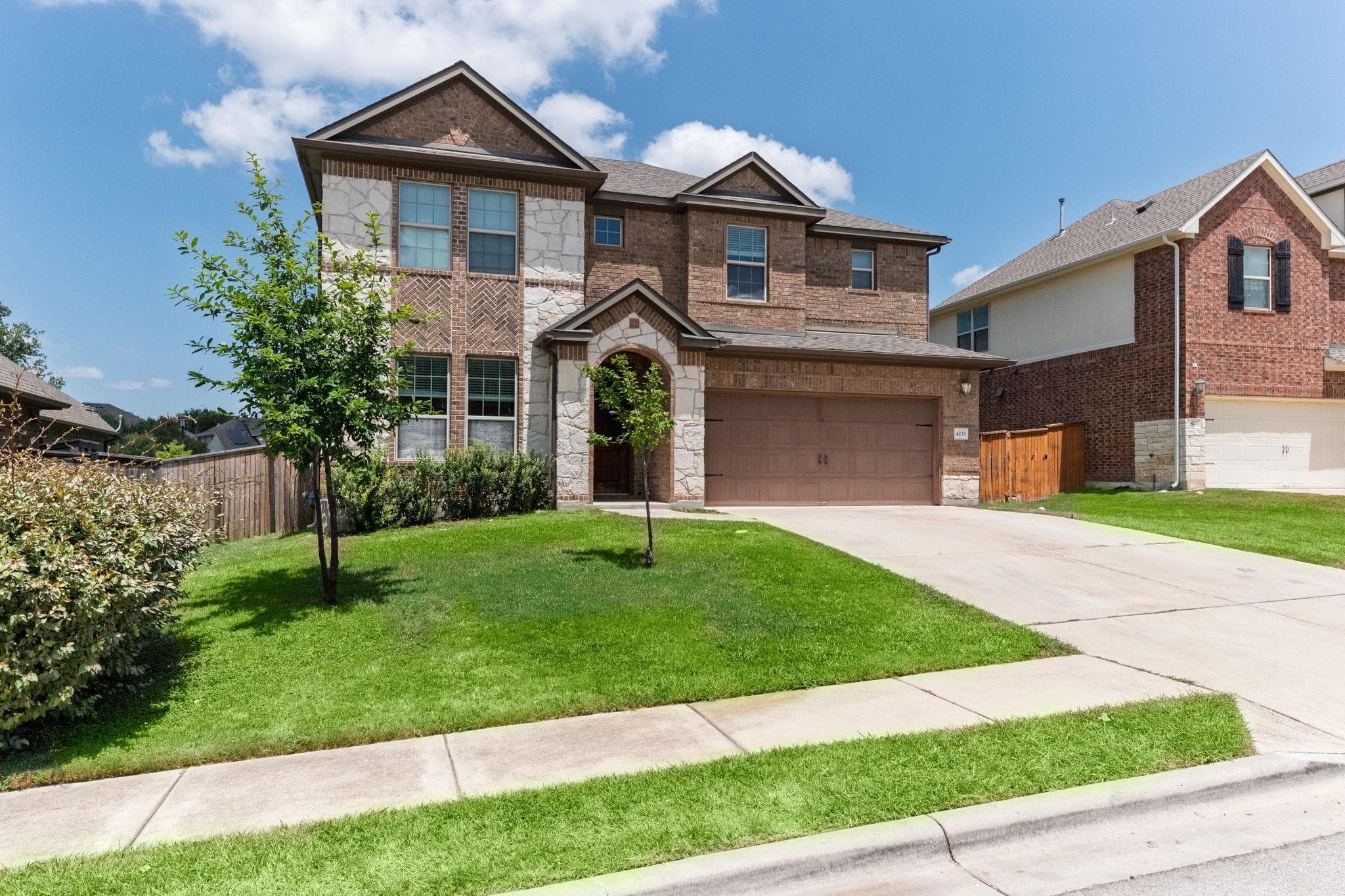 4233 Privacy Hedge St