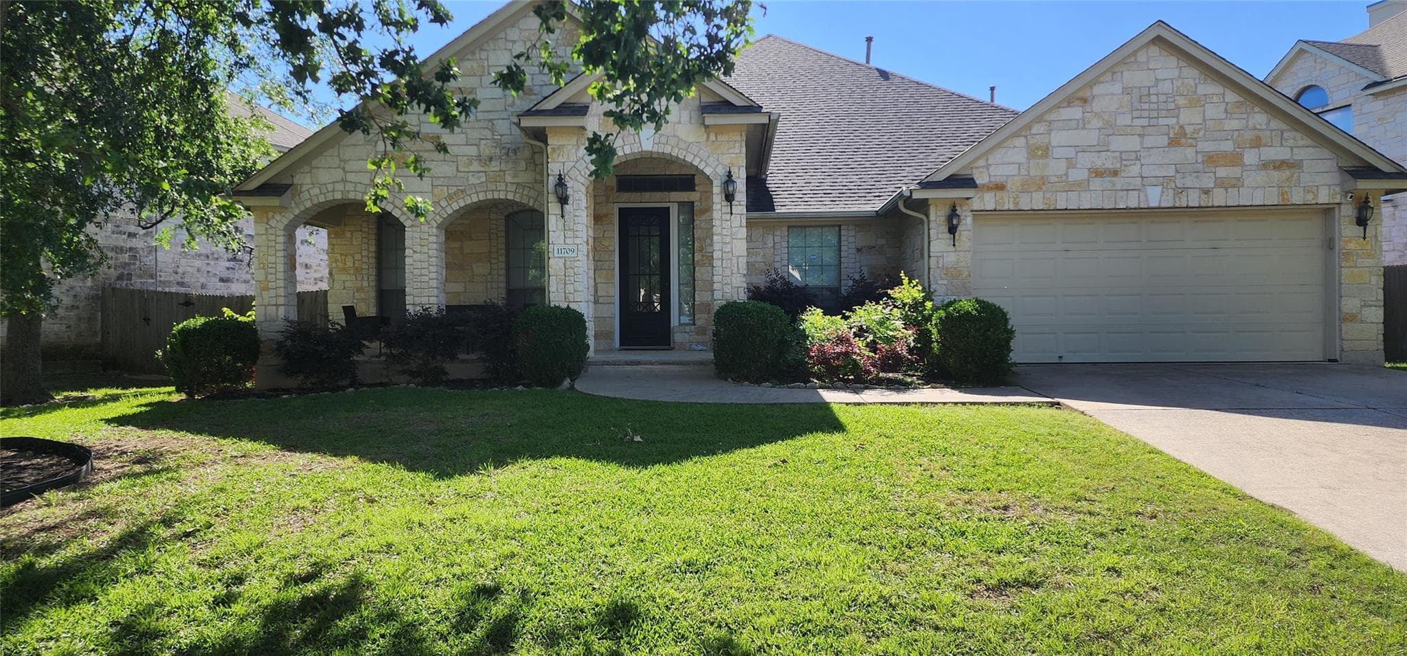11709 Via Grande Dr