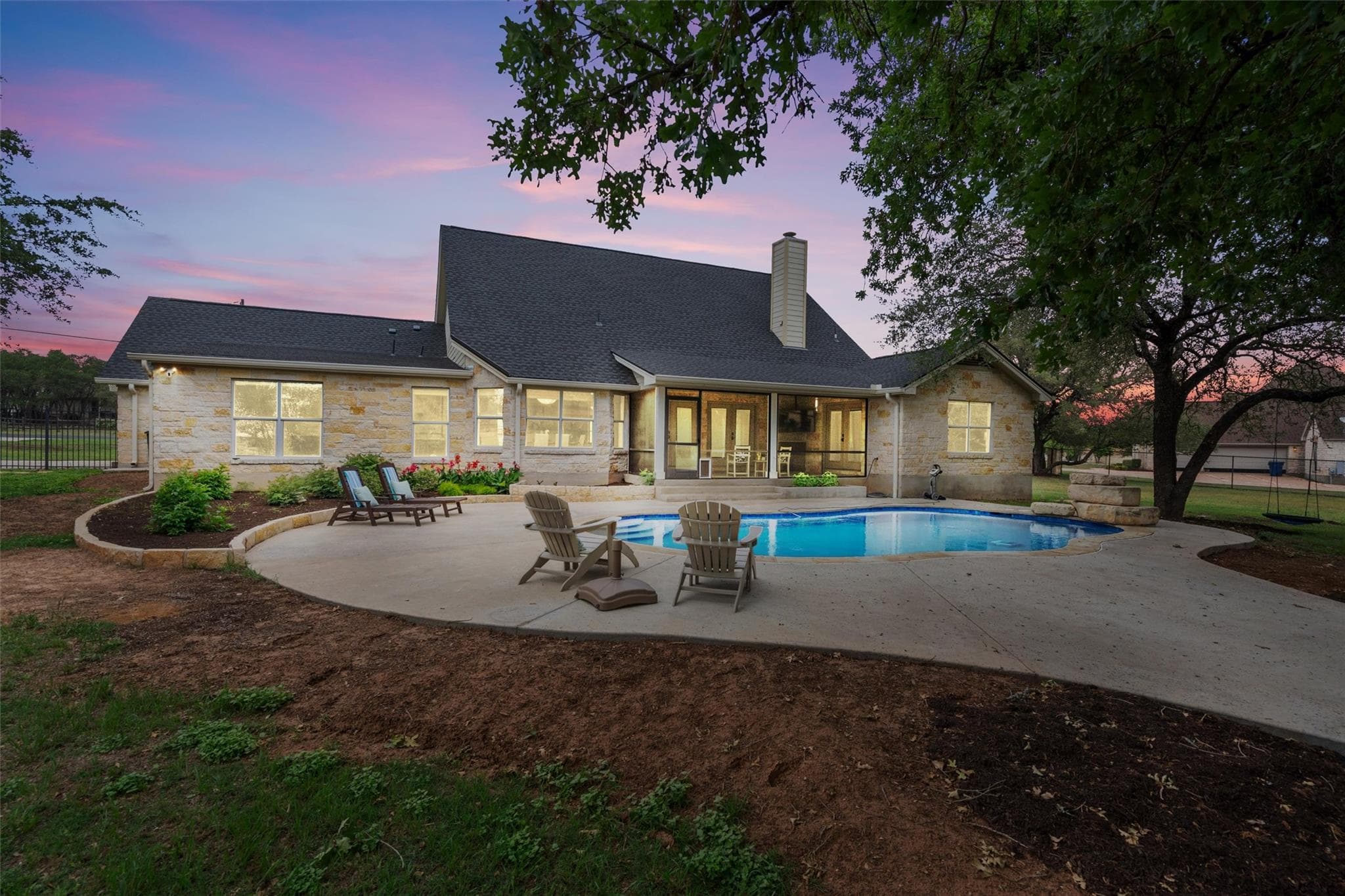 208 Neal Dr