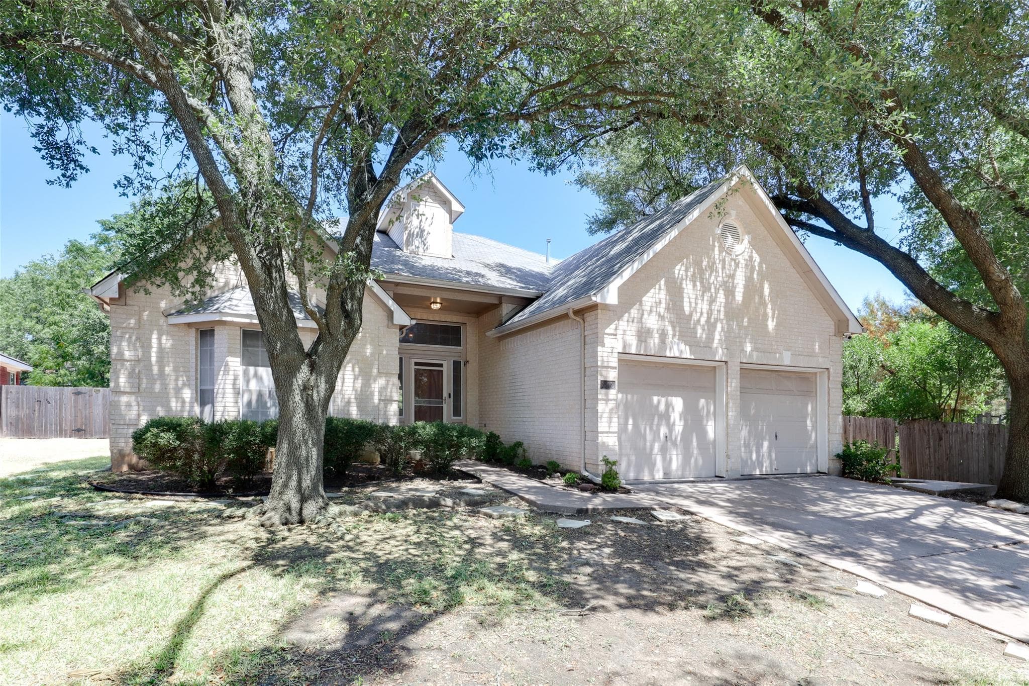 8302 Cambria Dr