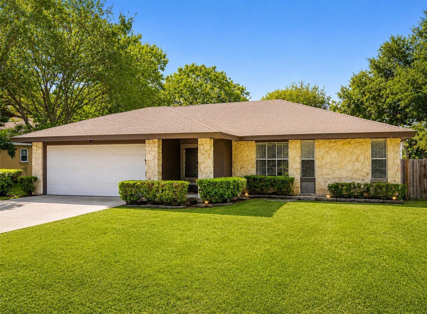 3413 Rocky Hollow Trl